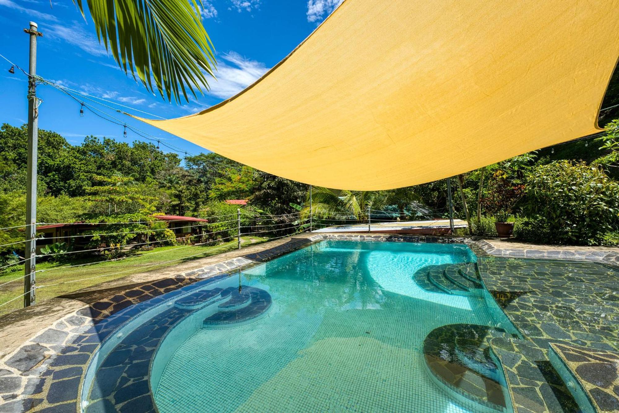 Bamboo River House And Hotel Dominical Exterior foto