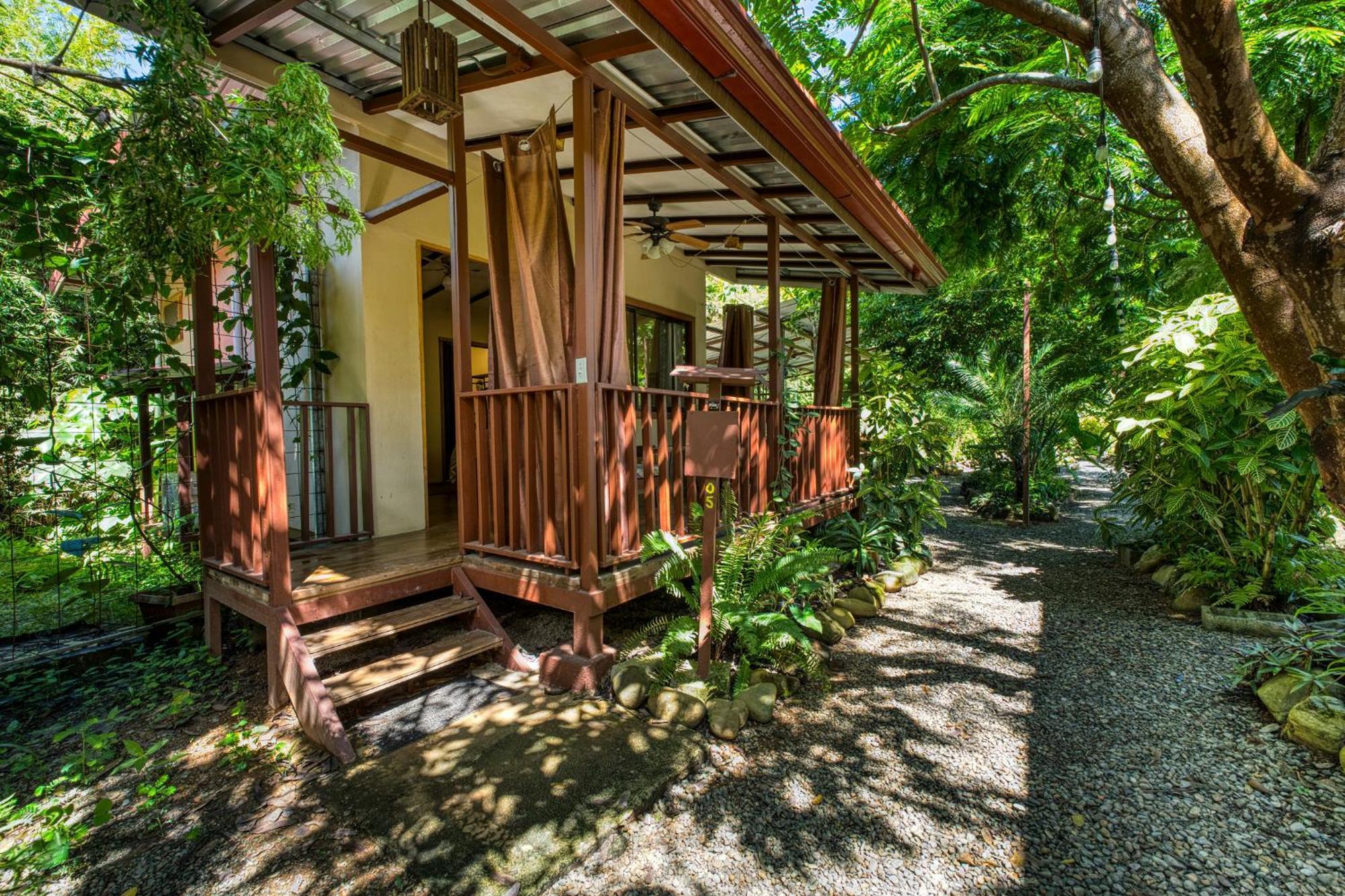 Bamboo River House And Hotel Dominical Exterior foto