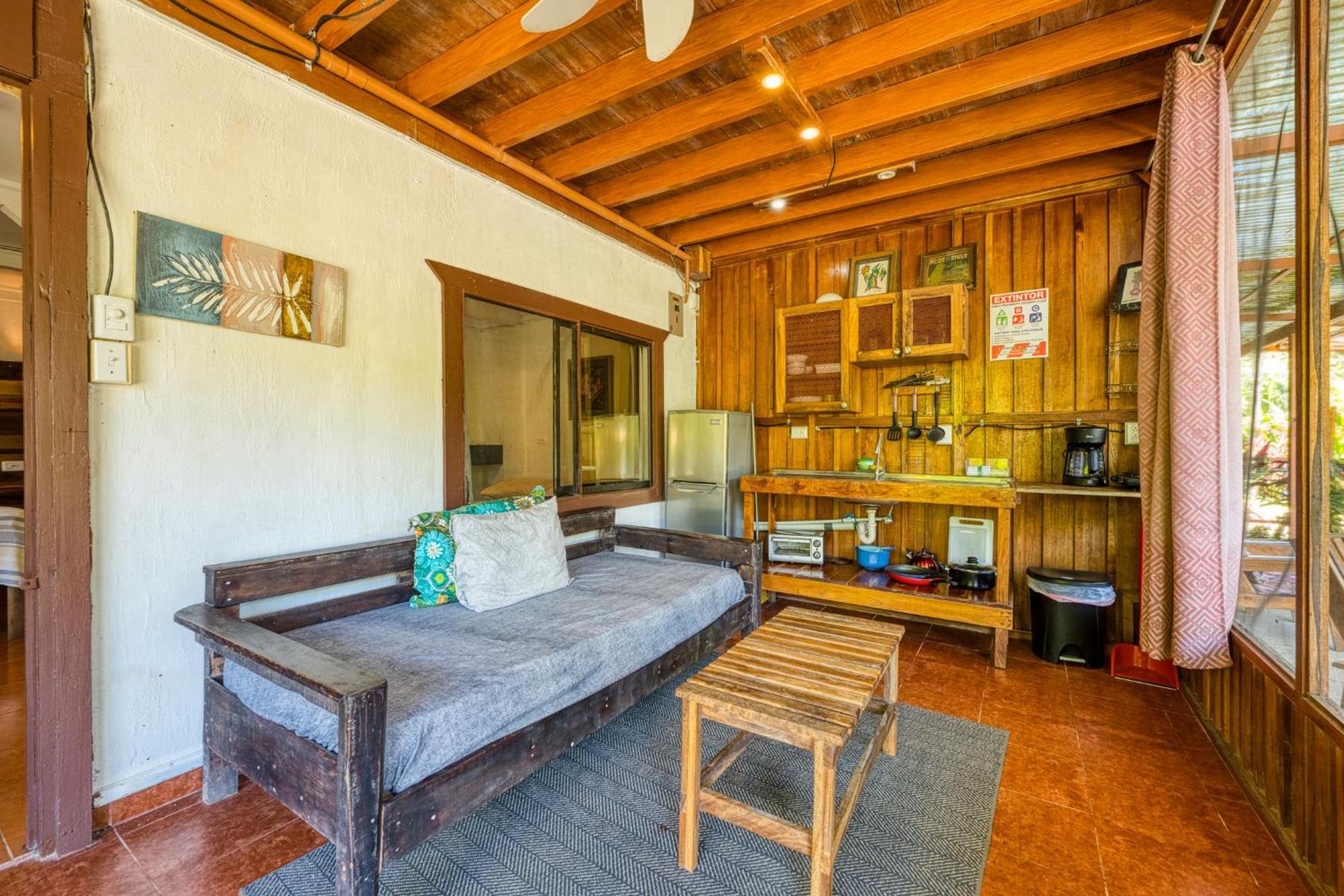 Bamboo River House And Hotel Dominical Exterior foto