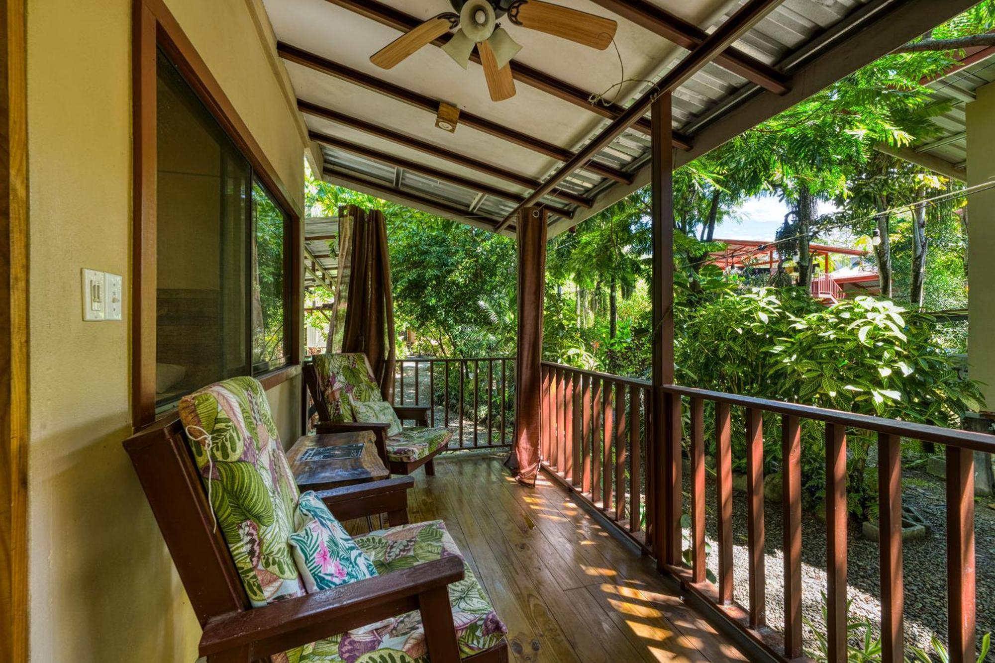 Bamboo River House And Hotel Dominical Exterior foto